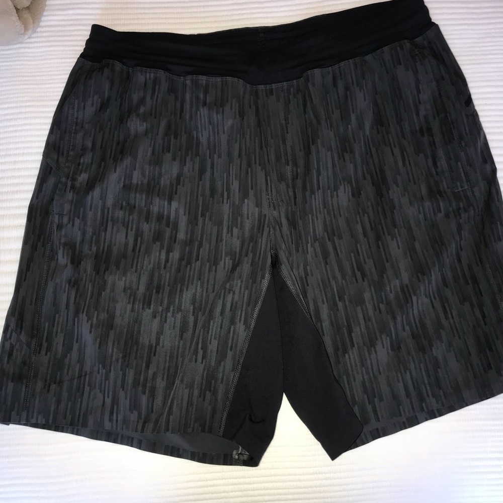 Lululemon Shorts 9” (Grey/Black)